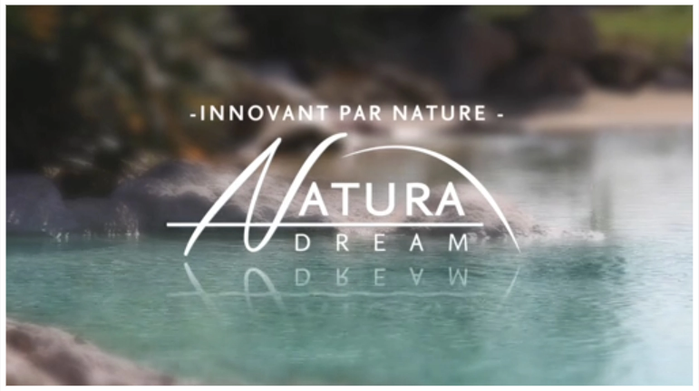Source d'eau avec le logo natura dream